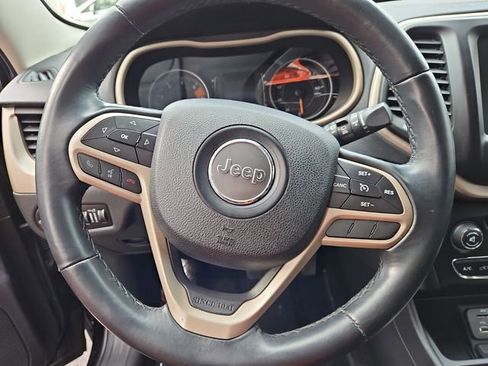 Used 2017 Jeep Cherokee Latitude w/ Safety/Convenience Group image 12