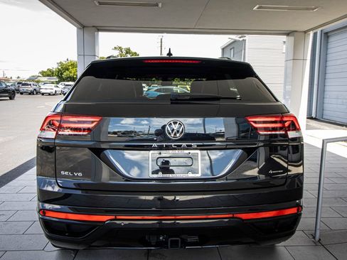 Certified 2023 Volkswagen Atlas Cross Sport SEL R-Line AWD/4WD image 16