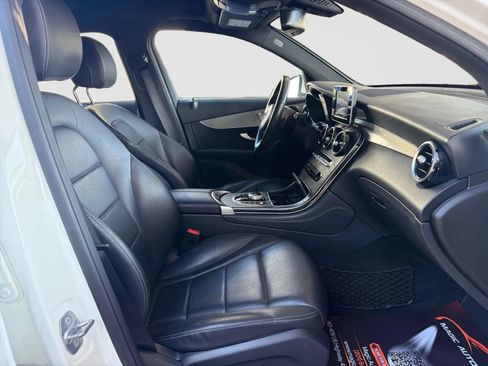Used 2019 Mercedes-Benz GLC 300 4MATIC image 20