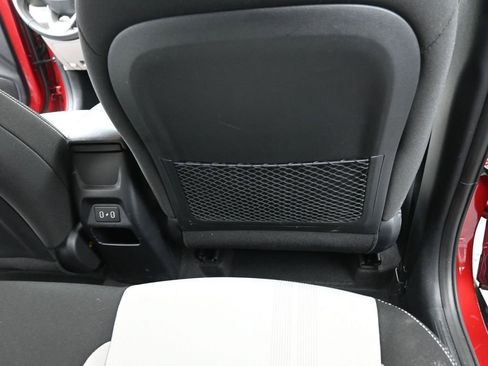 Used 2025 Hyundai Venue SEL image 48