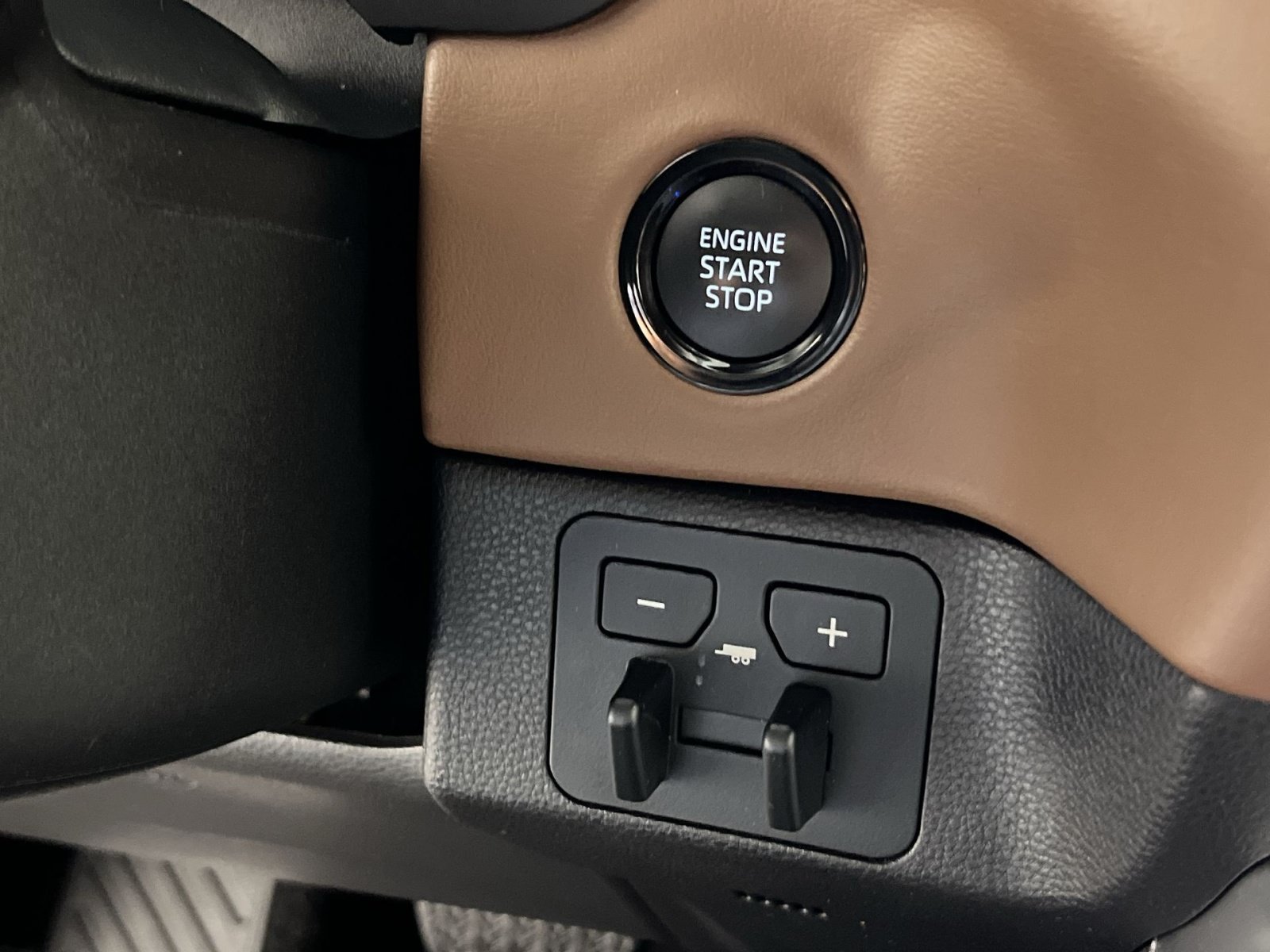 Used 2025 Toyota Tundra 1794 Edition AWD/4WD image 33