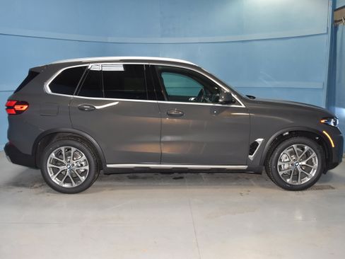 New 2026 BMW X5 xDrive40i w/ Executive Package image 21