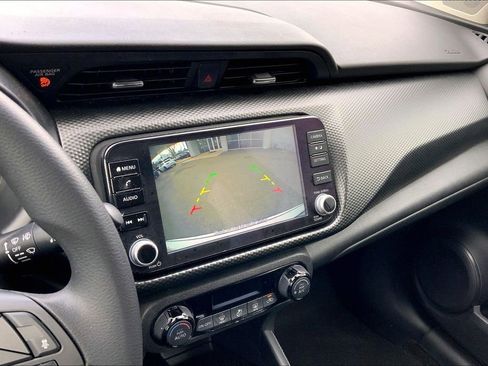 Used 2022 Nissan Kicks SV image 11