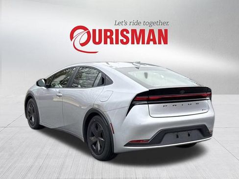 Used 2023 Toyota Prius LE image 4