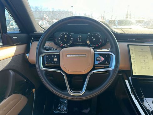 Used 2025 Land Rover Range Rover Sport SE image 13