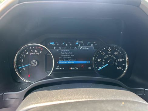 Used 2018 Ford F150 Lariat w/ Equipment Group 502A Luxury AWD/4WD image 3