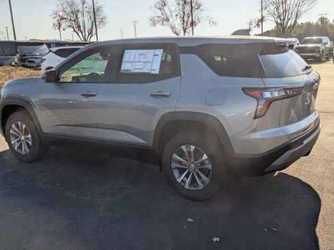 New 2026 Chevrolet Equinox LT w/ Convenience Package II image 8