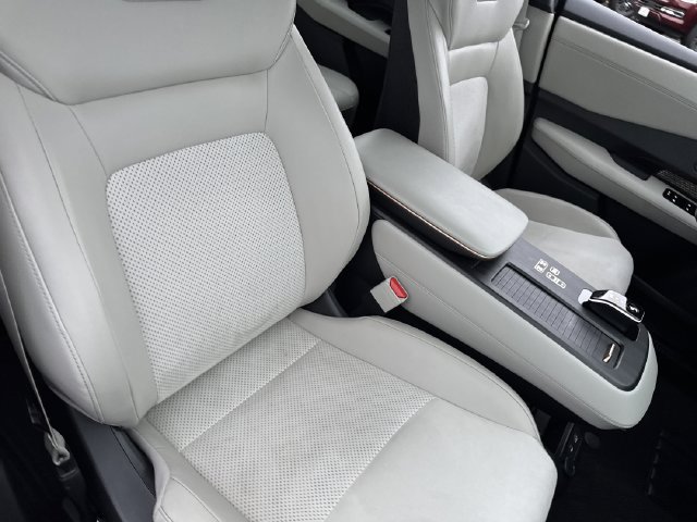 Certified 2024 Nissan Ariya AWD image 27
