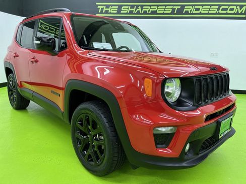 Used 2023 Jeep Renegade Altitude AWD/4WD image 2