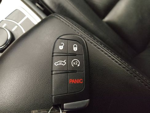 Used 2018 Jeep Grand Cherokee Limited AWD/4WD image 32