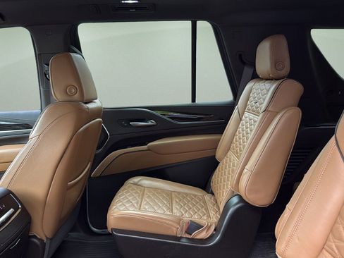Certified 2023 Cadillac Escalade Sport w/ LPO, ONYX Package AWD/4WD image 20