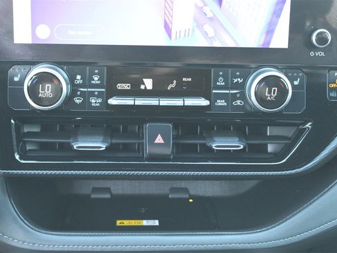 Used 2025 Toyota Highlander XSE image 23