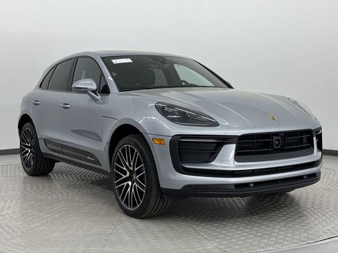 New 2025 Porsche Macan image 7