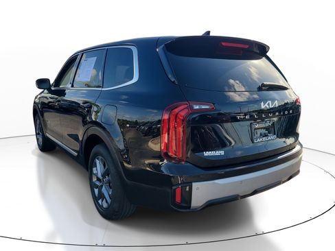 Used 2023 Kia Telluride LX FWD image 6