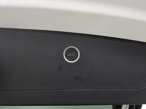 Used 2020 Tesla Model X Long Range image 8