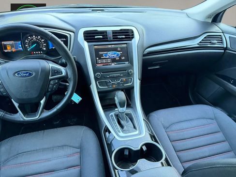 Used 2016 Ford Fusion SE FWD image 10