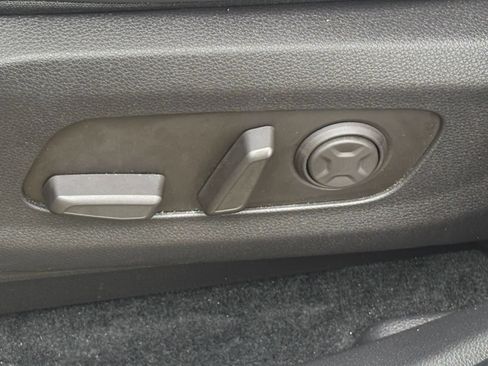 Used 2026 Kia Carnival FWD image 23