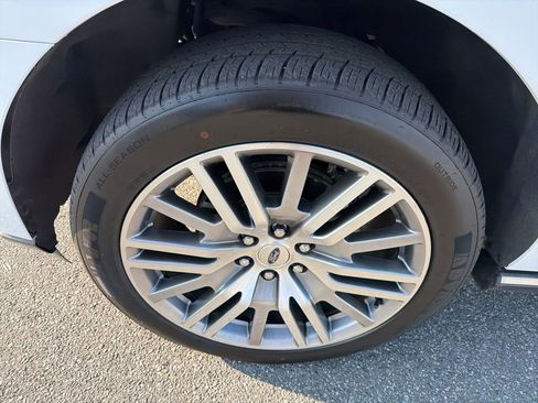 Used 2023 Ford Expedition Limited image 10