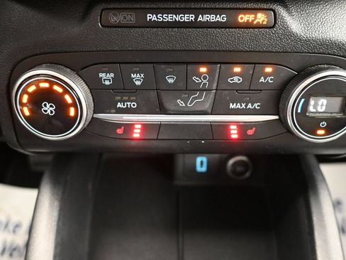 Used 2020 Ford Escape SE FWD image 17