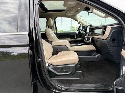 Used 2022 Ford Expedition Limited AWD/4WD image 11