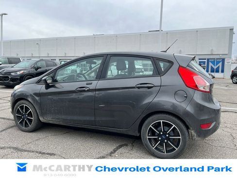 Used 2017 Ford Fiesta SE image 5