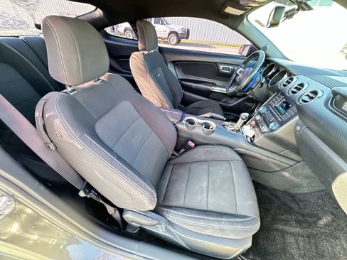 Used 2016 Ford Mustang Coupe RWD image 23