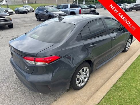 Used 2025 Toyota Corolla LE FWD image 4