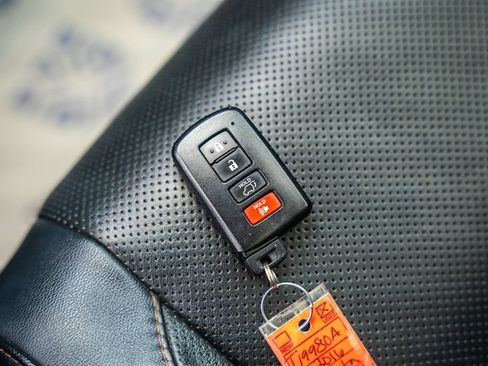 Used 2016 Toyota Highlander Limited Platinum AWD/4WD image 49