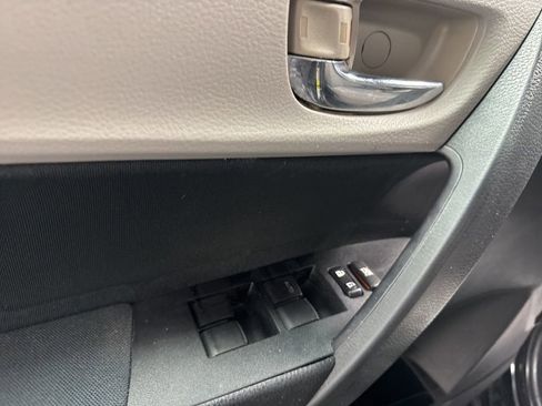 Used 2016 Toyota Corolla LE image 17