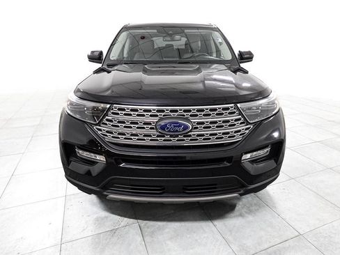 Certified 2023 Ford Explorer Limited AWD/4WD image 3