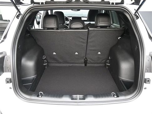 New 2026 Jeep Compass Latitude image 18