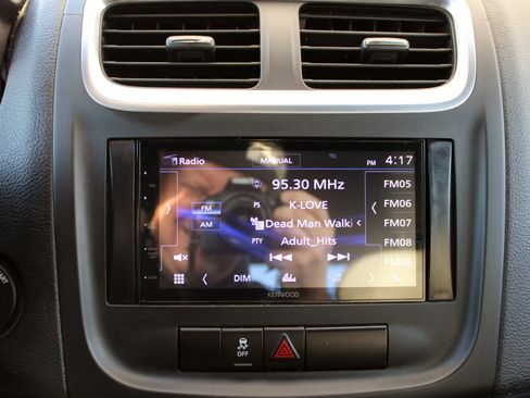 Used 2013 Dodge Avenger SE image 11