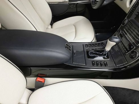 Used 2009 Maybach 62 S RWD image 20