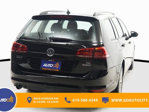 Used 2017 Volkswagen Golf S image 10