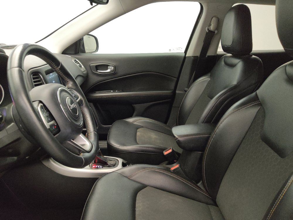 Used 2019 Jeep Compass Latitude FWD image 17