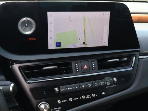 Used 2025 Lexus ES 350 w/ Premium Package FWD image 27