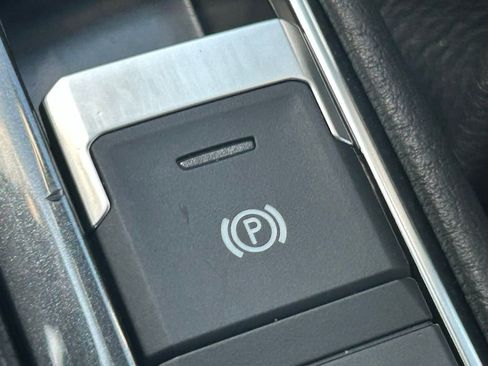 Used 2023 Volkswagen Tiguan SE R-Line image 62