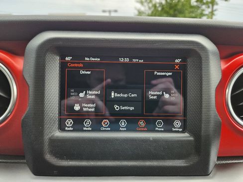 Used 2020 Jeep Wrangler Unlimited Rubicon w/ Cold Weather Group AWD/4WD image 25