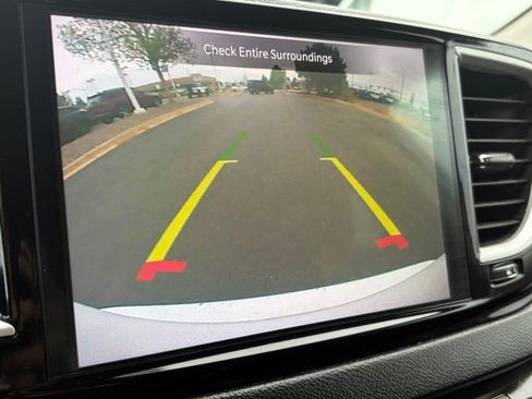 Used 2022 Chrysler Pacifica Touring-L FWD image 29