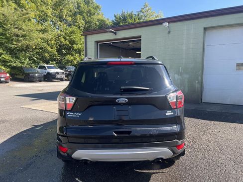 Used 2017 Ford Escape SE w/ Equipment Group 201A AWD/4WD image 4