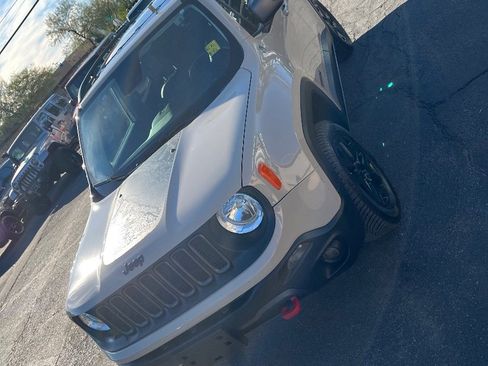 Used 2017 Jeep Renegade Trailhawk image 47