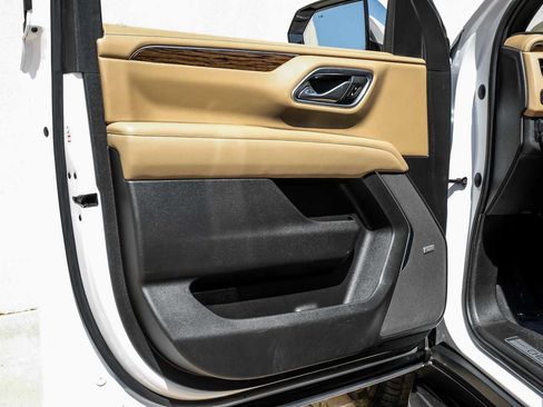 Used 2021 Chevrolet Tahoe Premier w/ Premium Package image 43