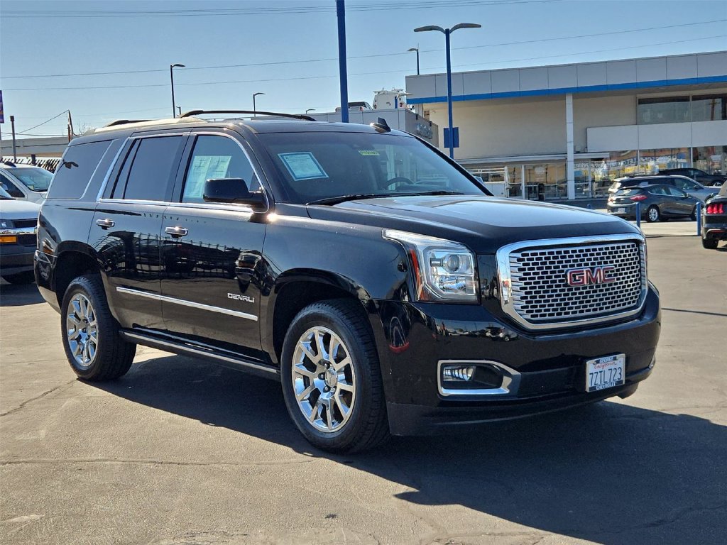 Certified 2017 GMC Yukon Denali w/ Open Road Package AWD/4WD image 29