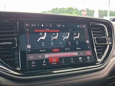 Used 2024 Dodge Durango GT AWD/4WD image 18