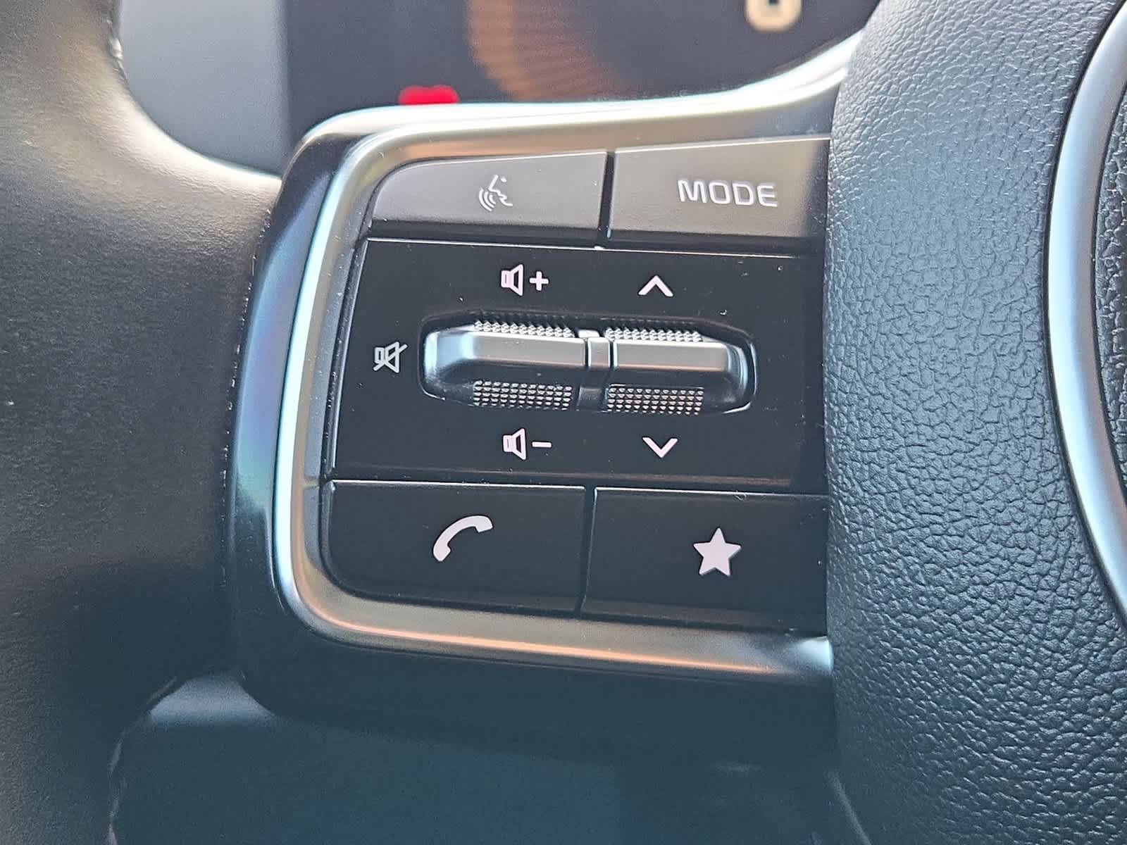 Used 2024 Kia Sorento S w/ Panoramic Sunroof Package FWD image 24