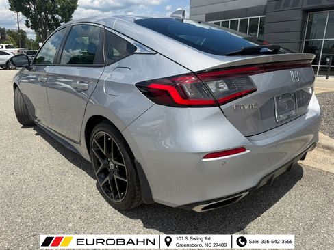 Used 2022 Honda Civic Sport Touring image 3