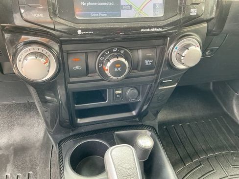 Used 2019 Toyota 4Runner TRD Off-Road Premium AWD/4WD image 17