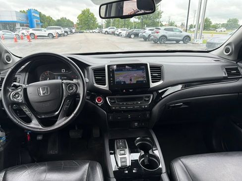 Used 2017 Honda Pilot Touring image 5