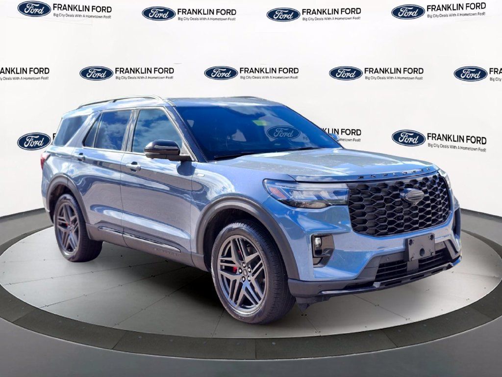 Certified 2025 Ford Explorer ST-Line w/ Premium Package AWD/4WD image 7