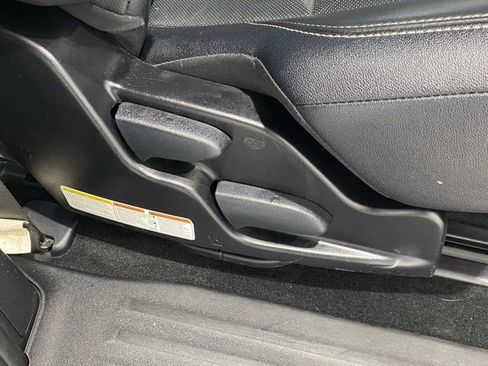 Used 2015 Toyota Sienna SE image 23